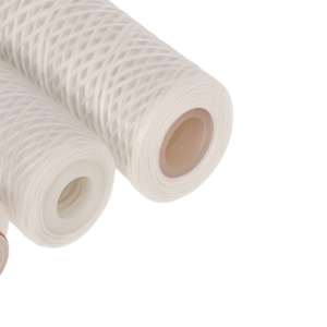 Los cartuchos de filtro de profundidad de herida con medios de nylon ofrecen versatilidad, durabilidad y eficiencia en la filtración de líquidos. Están disponibles en una variedad de materiales filtrantes, como polipropileno FDA, algodón blanqueado, algodón natural, poliéster, nylon y vidrio, lo que permite su adaptación a distintos procesos industriales.